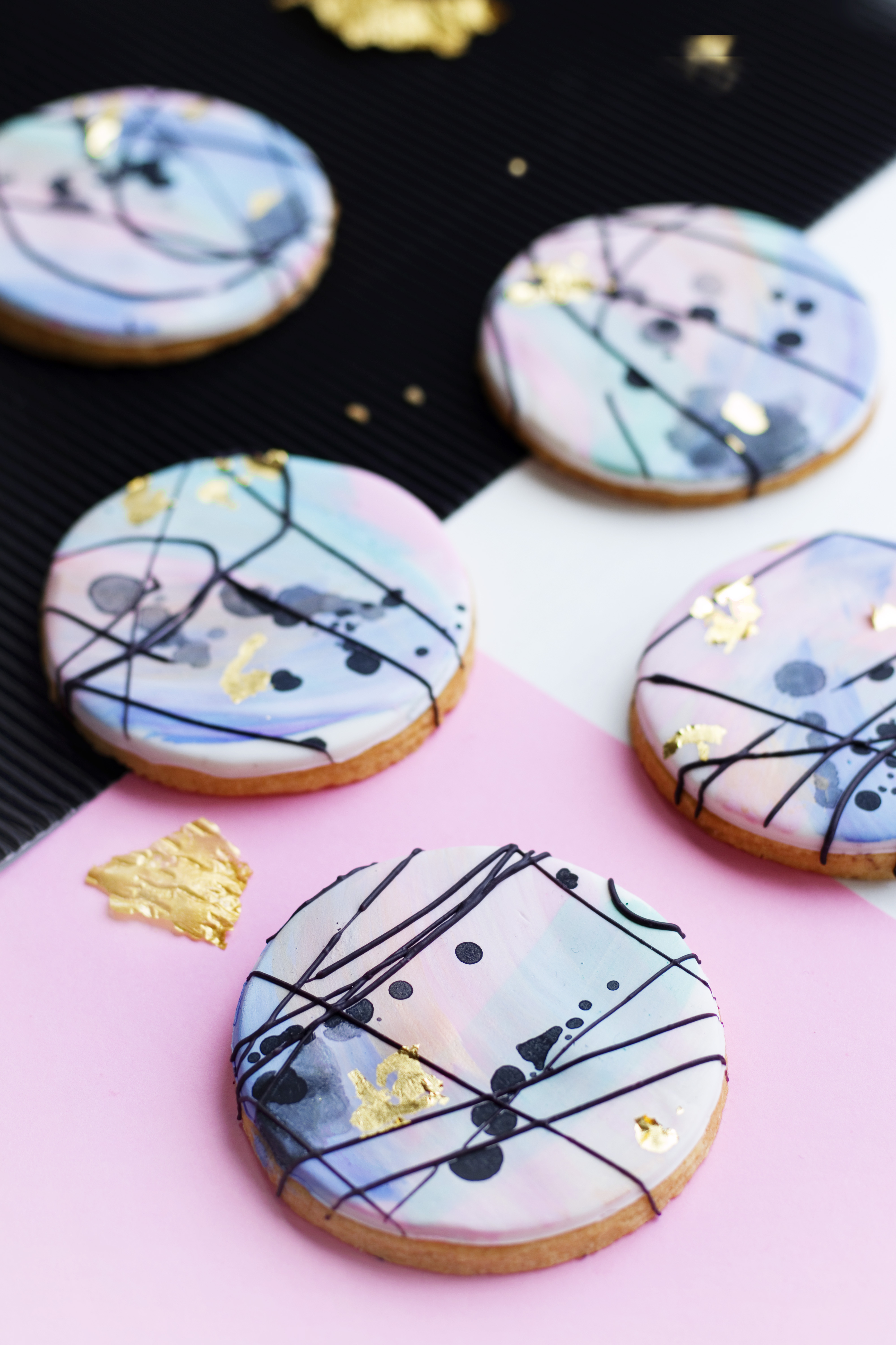 Pastel graffiti cookies 3