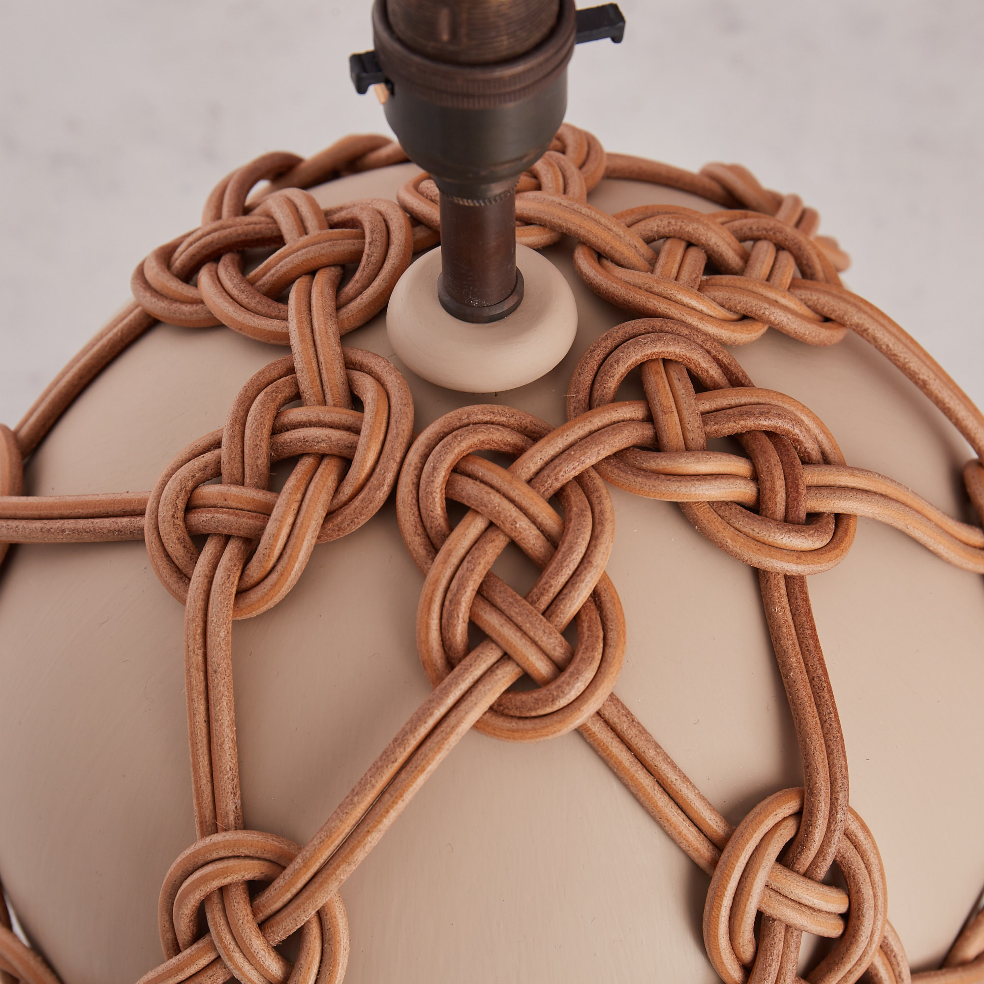 Aimee_Betts_Orb_Lamp_Details